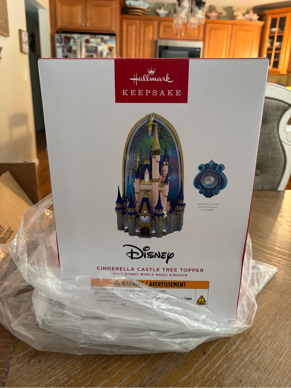 Hallmark Red Keepsake Magic Light & Sound Box - Picture 4 of 5